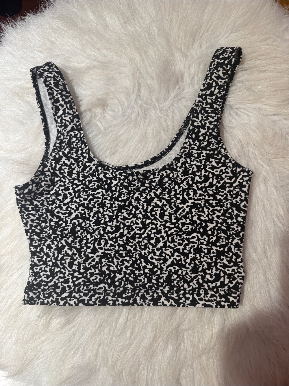 American Apparel Black & White Printed Scoop Neck Crop Top Jordan Concrete Small